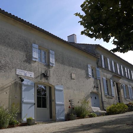 Chambres D'Hotes - Les Bujours Saint-Georges-des-Côteaux Buitenkant foto