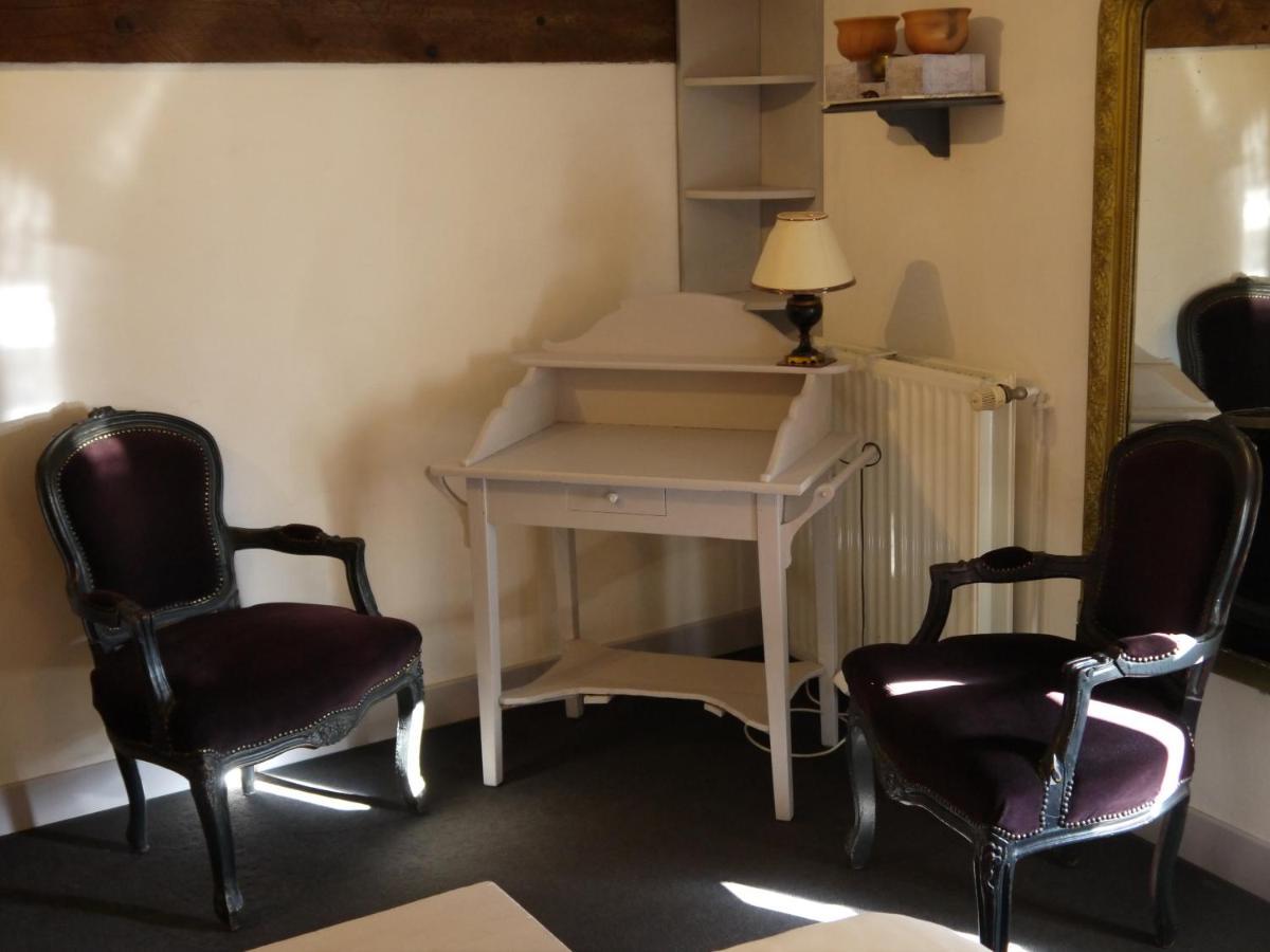Chambres D'Hotes - Les Bujours Saint-Georges-des-Côteaux Buitenkant foto