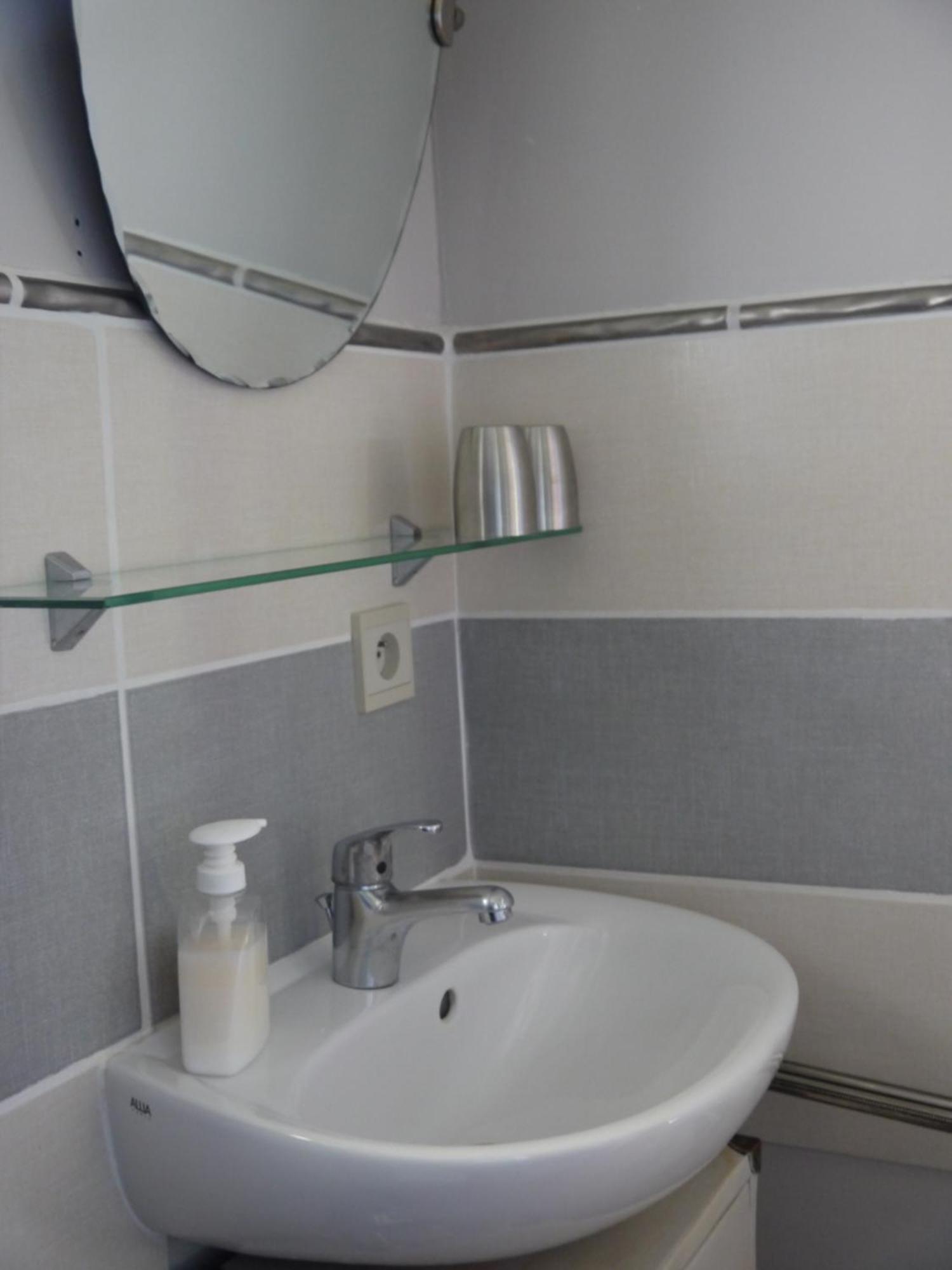 Chambres D'Hotes - Les Bujours Saint-Georges-des-Côteaux Kamer foto